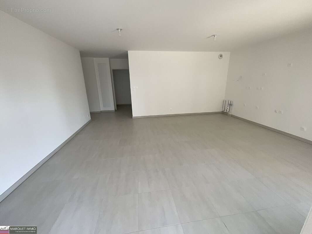 APT T3 offrant 68 m² avec terrasse 15 m² et parking au 3° étage avec ascenseur... - photo 3