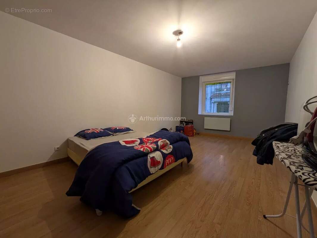 Maison à NEUFCHATEAU