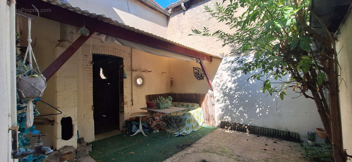 Maison 90m2 environ,au pied des commerces,3 chambres,bureau,garage,atelier,grange,cave,terrain 190m2 - photo 12