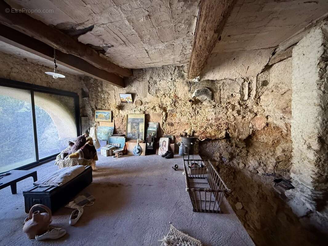 Maison à FEUILLA