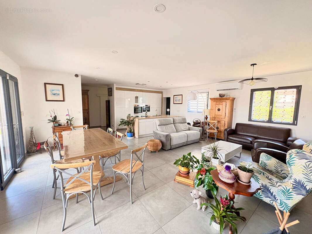 Maison Laudun - 6 pièces - 145 m² - photo 3