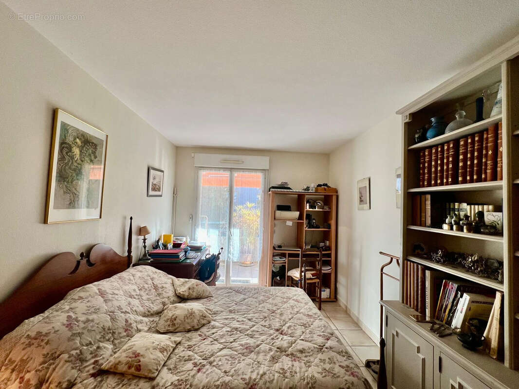 Appartement à SAINT-LAURENT-DU-VAR