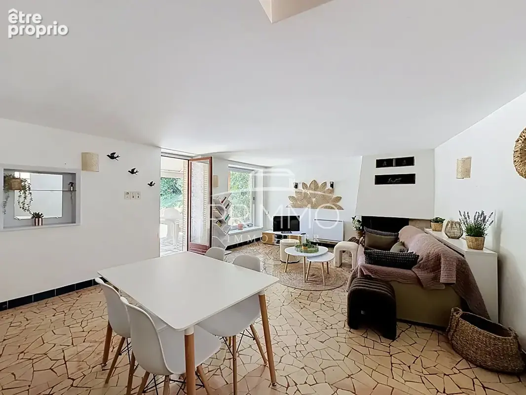 SAINT DIDIER AU MONT D'OR Corps de ferme du XVIIe siècle, 2 maisons + revenus locatifs, piscine - photo 13