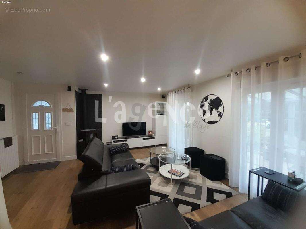 Maison à CLAYE-SOUILLY