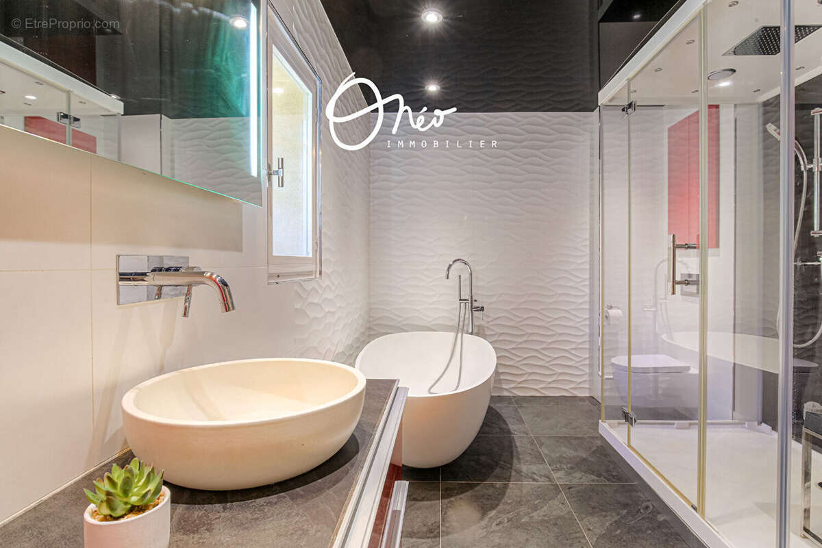 Maison à SAINT-PIERRE-DE-CHANDIEU