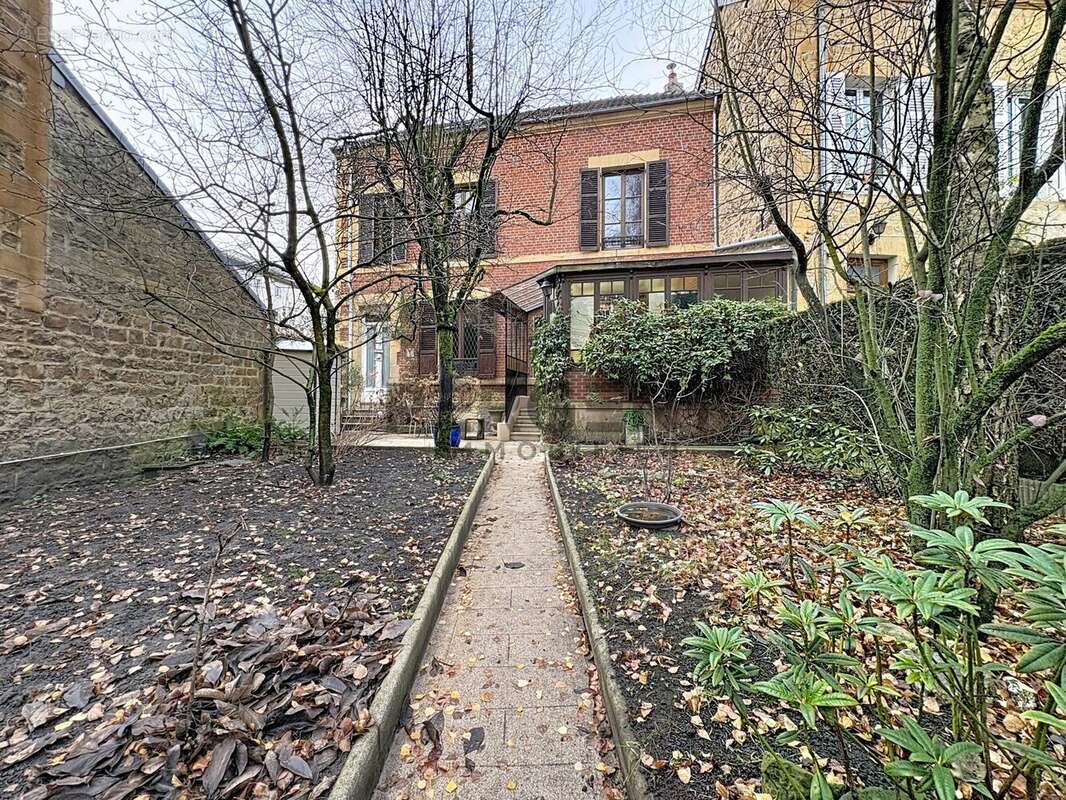 Maison à CHARLEVILLE-MEZIERES