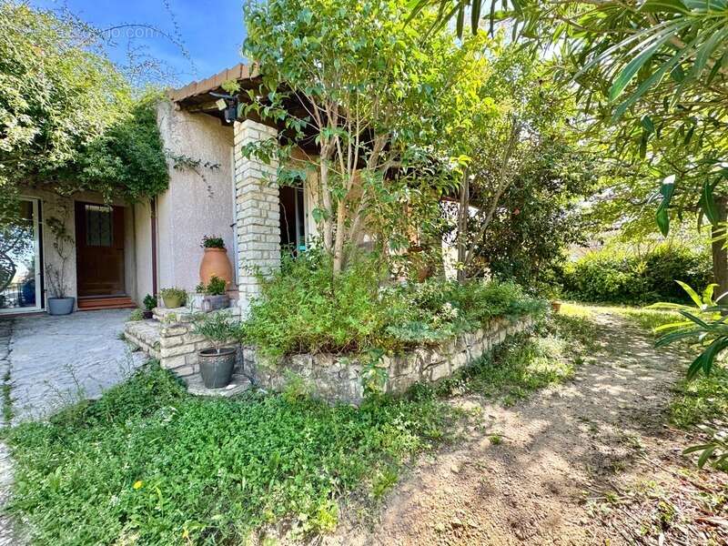 Maison à LA FARE-LES-OLIVIERS