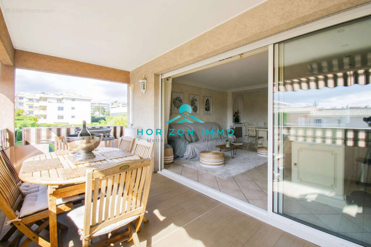 Appartement à SAINT-LAURENT-DU-VAR