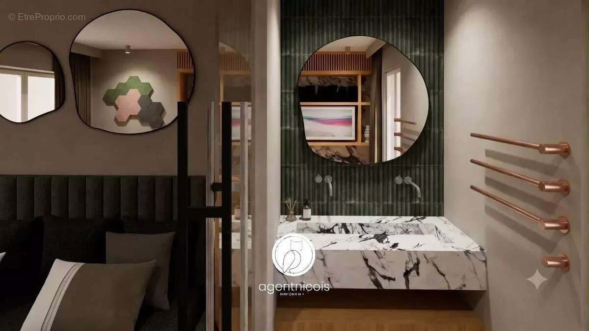 NICE // Carré d'Or - Rue Cronstadt : Appartement 2 pièces - Rénové - Terrasse - Dernier étage - photo 11