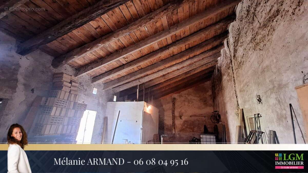 Maison à COMBAS