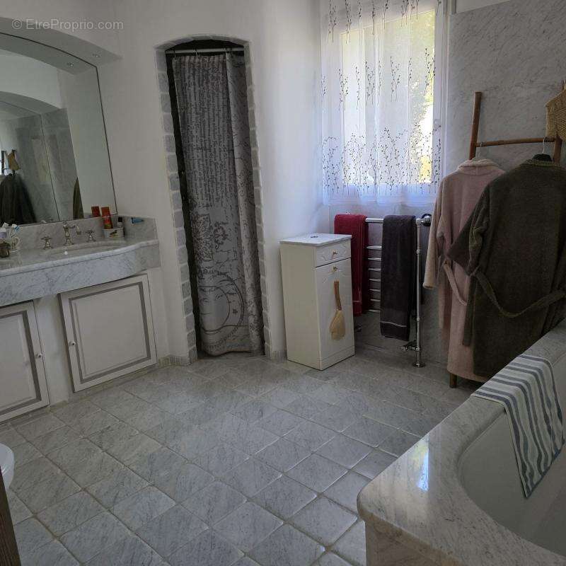 Splendide maison avec 2 logements et piscine - photo 14