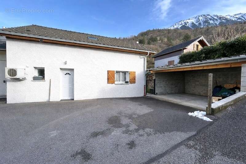 VAL DE CHAISE (74) - MAISON de 2015 Type 4 de 111,52 m2 - Terrain 431m2 - photo 4