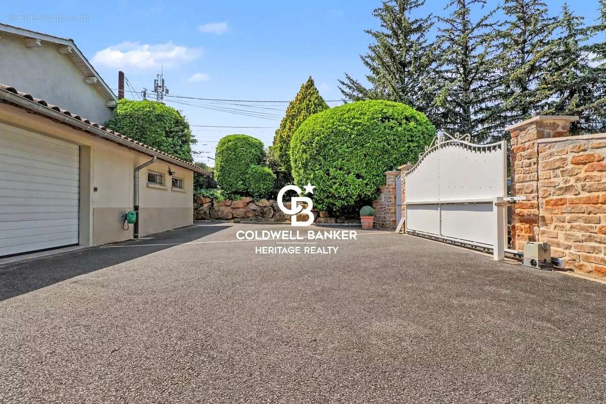 Maison à COLLONGES-AU-MONT-D'OR