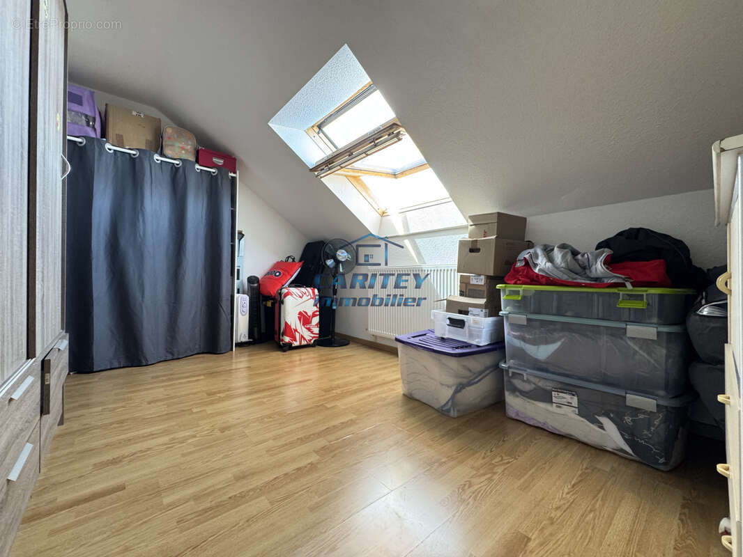 Maison mitoyenne, semi plain-pied de 130 m2 habitable avec 5 Chambres, sur 851m2 de Terrain à LURE - photo 9