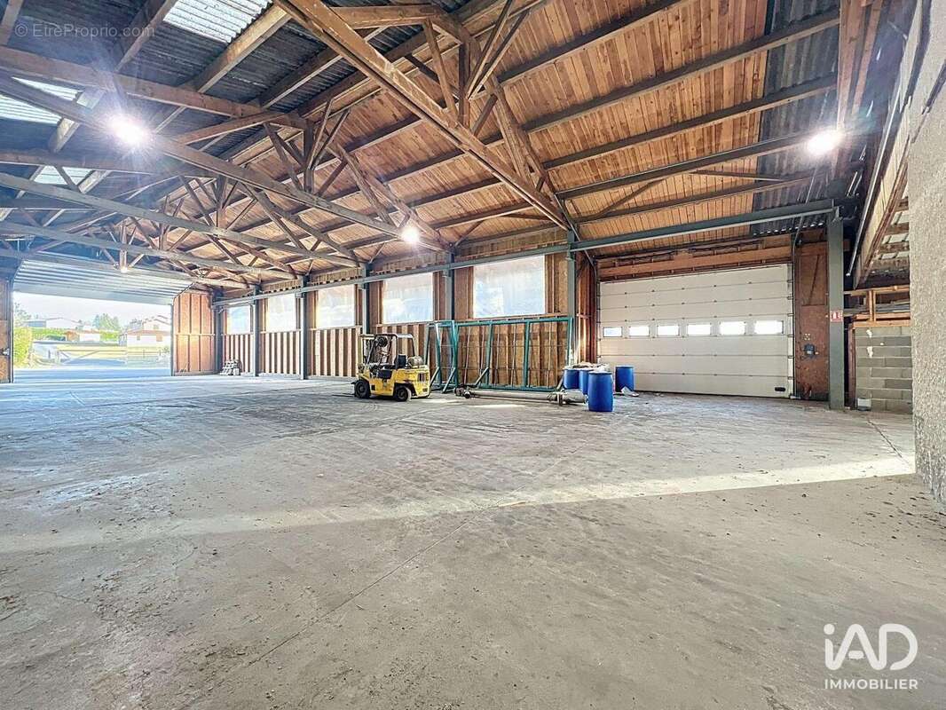 Photo 3 - Commerce à LA CHAISE-DIEU