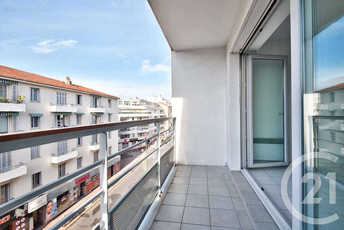 Appartement 74 m² à Antibes  - photo 9