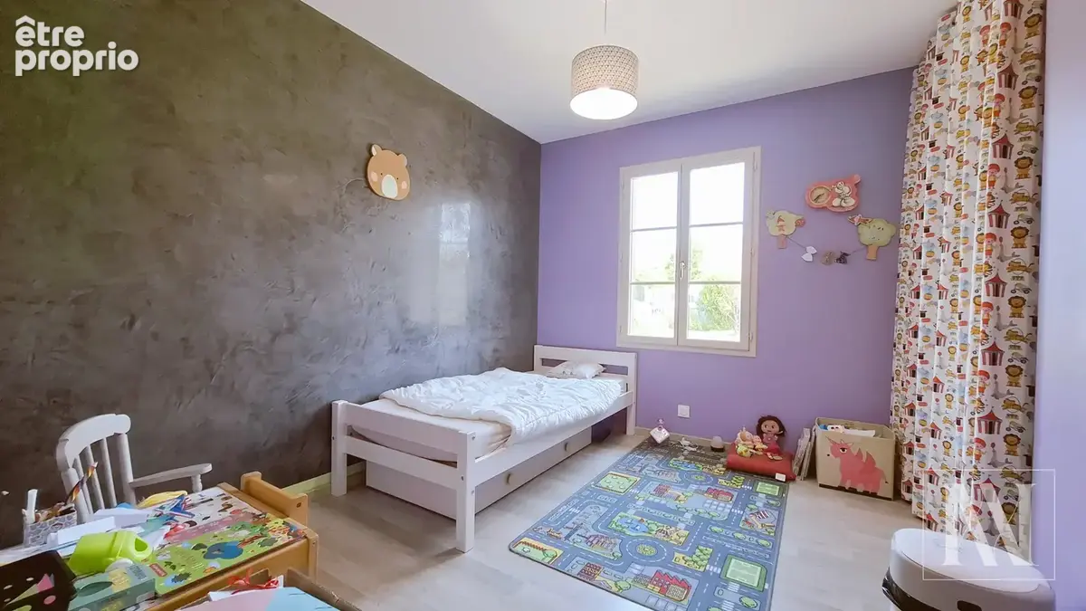 Maison de plain-pied avec piscine et terrain de 1 900 m2 en bord de ruisseau - photo 12