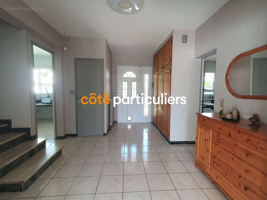 Maison à VILLENEUVE-LE-ROI