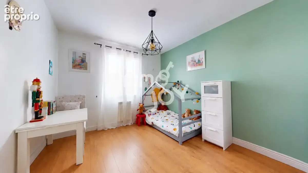 Maison de plain-pied   3 chambres, piscine et grand garage - photo 14