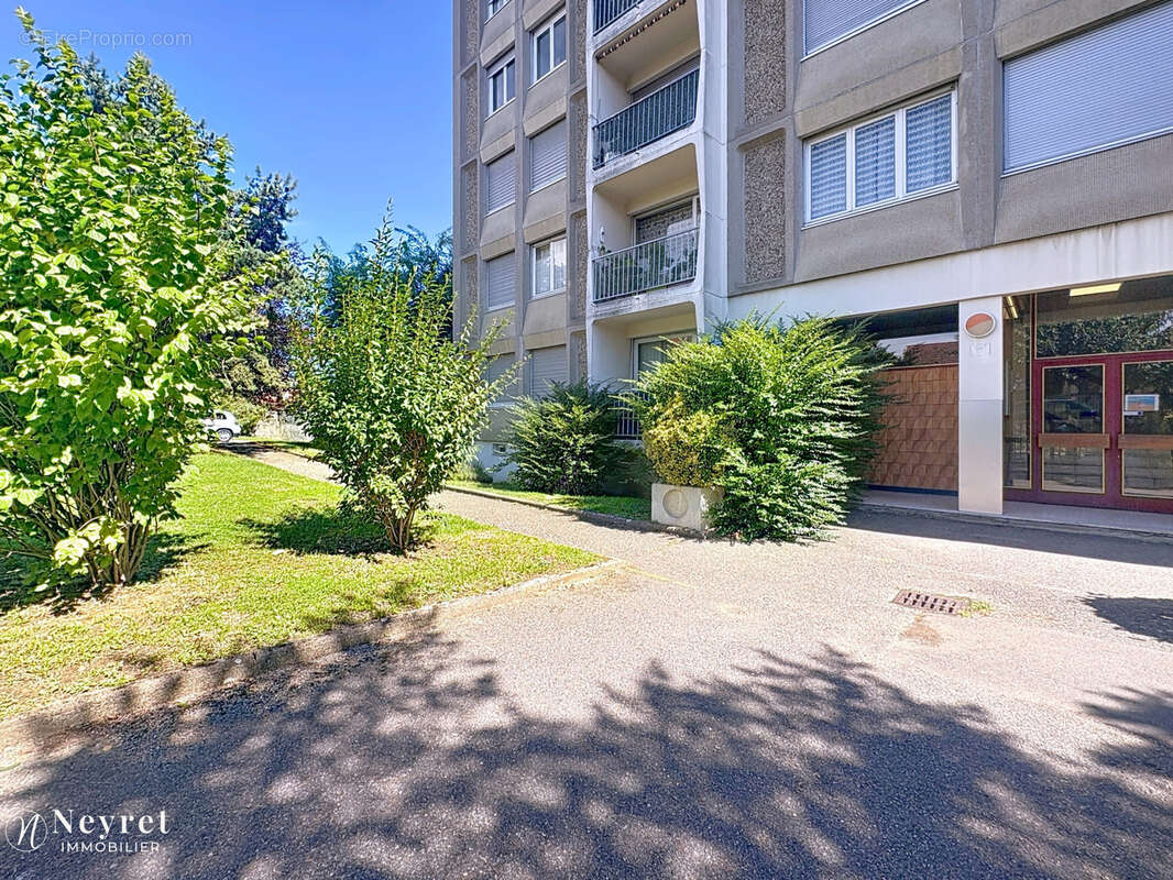Appartement à BRON