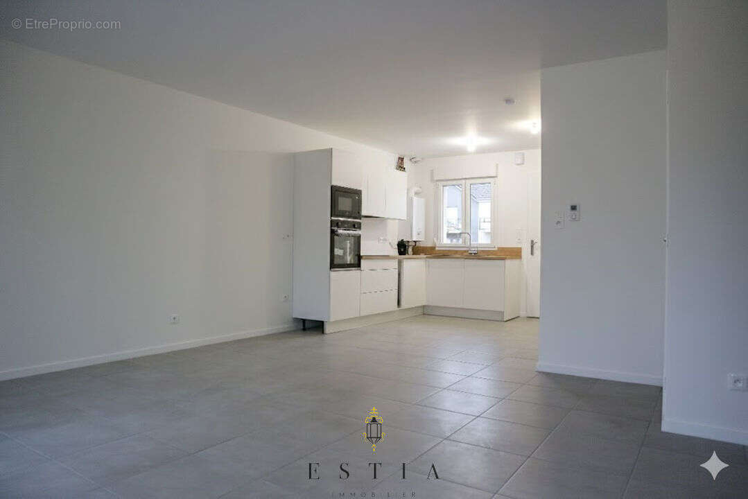 Maison à JARVILLE-LA-MALGRANGE