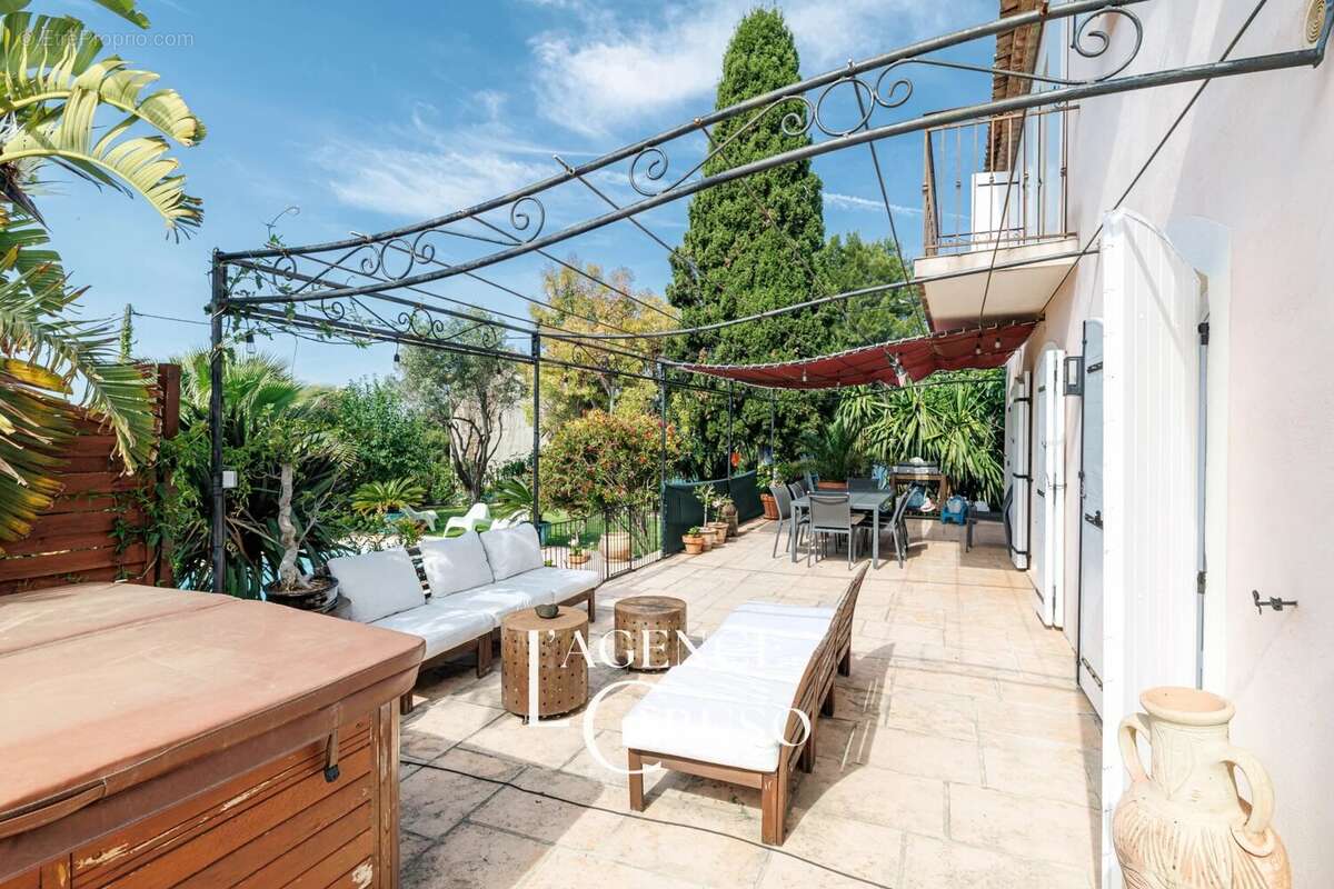 Maison à CAGNES-SUR-MER