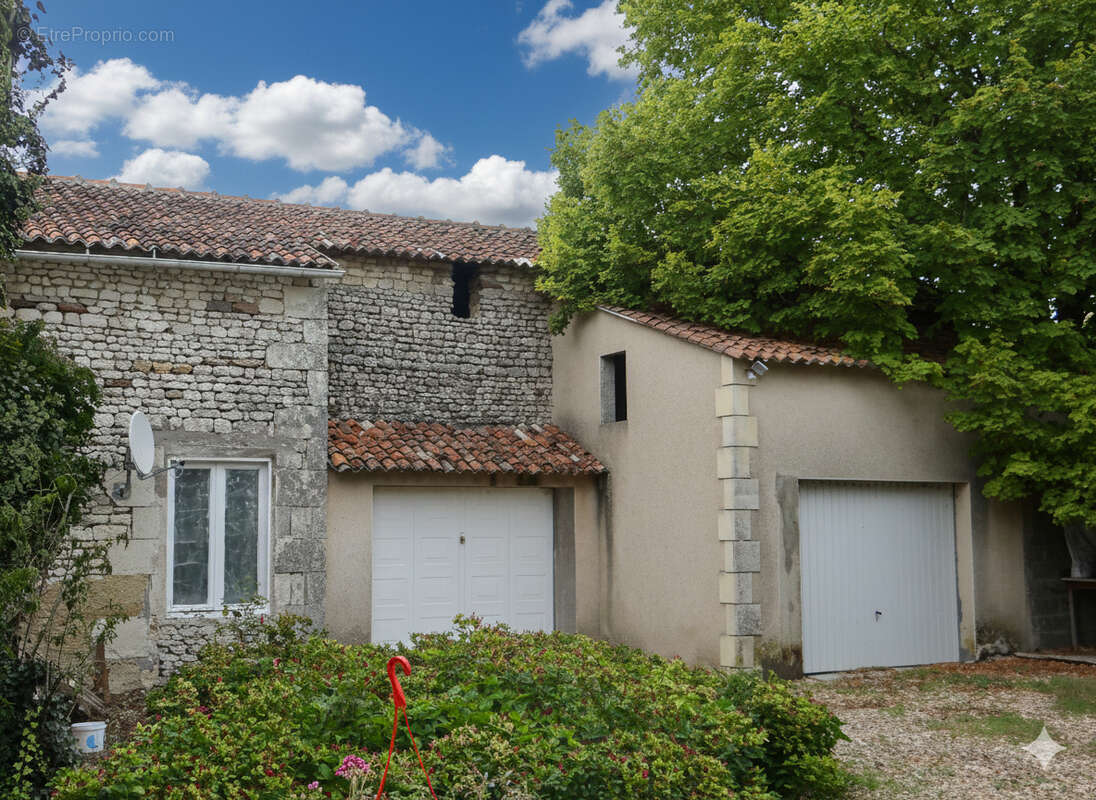 Maison à JAULNAY
