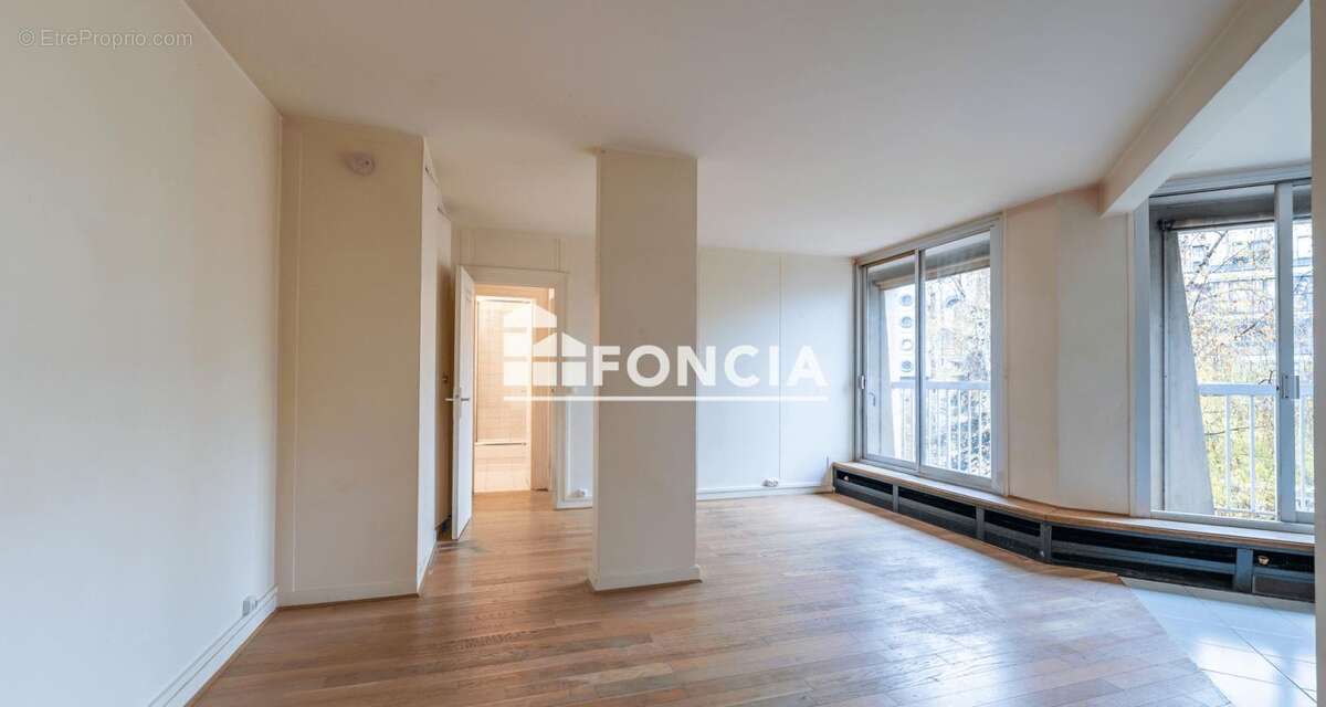 Appartement à PARIS-20E