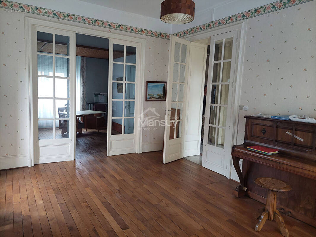 Maison à ETAIN