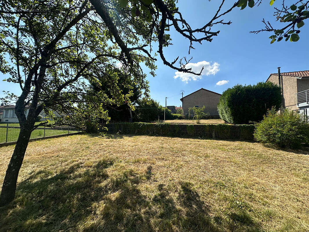 Maison à MONTOIS-LA-MONTAGNE