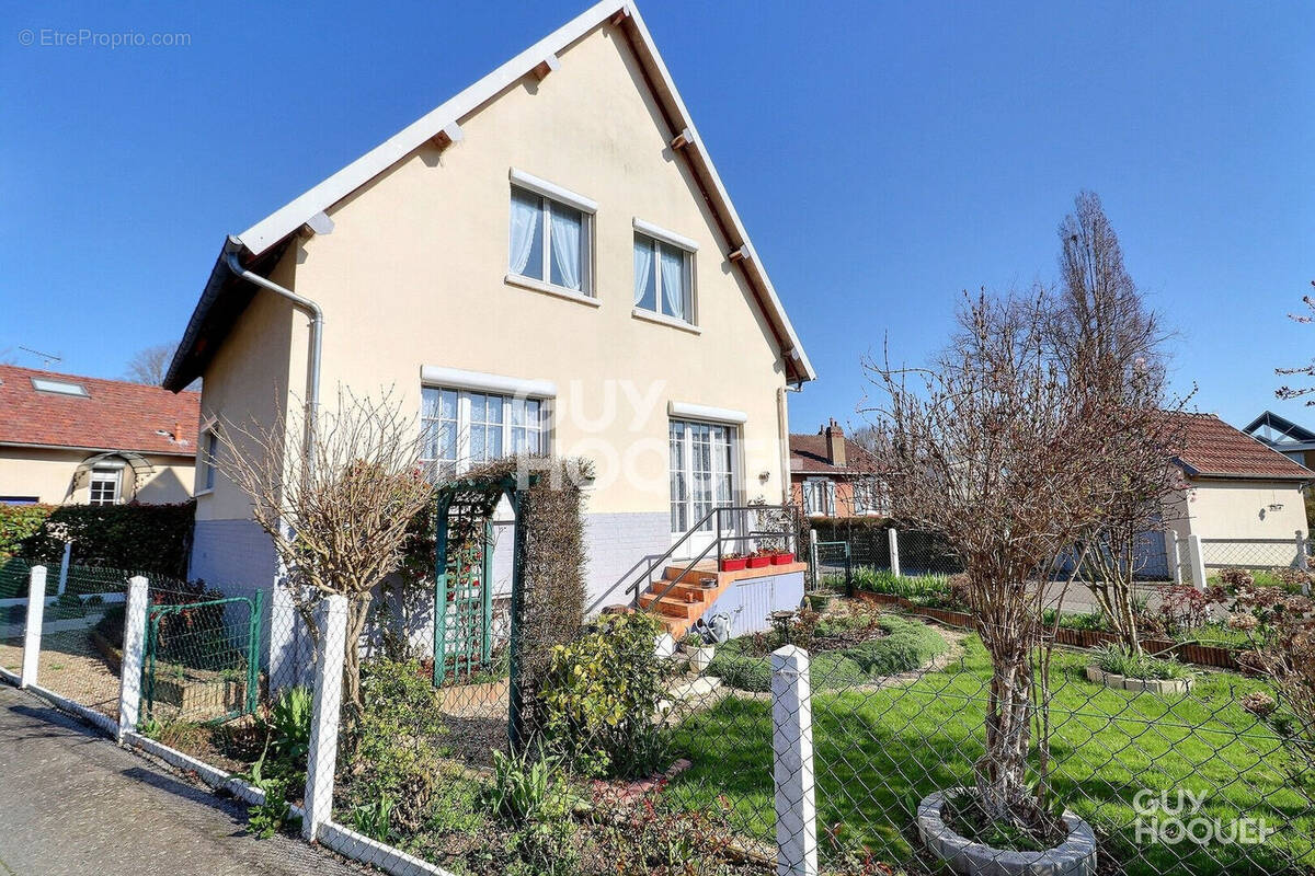 Maison à BERNAY