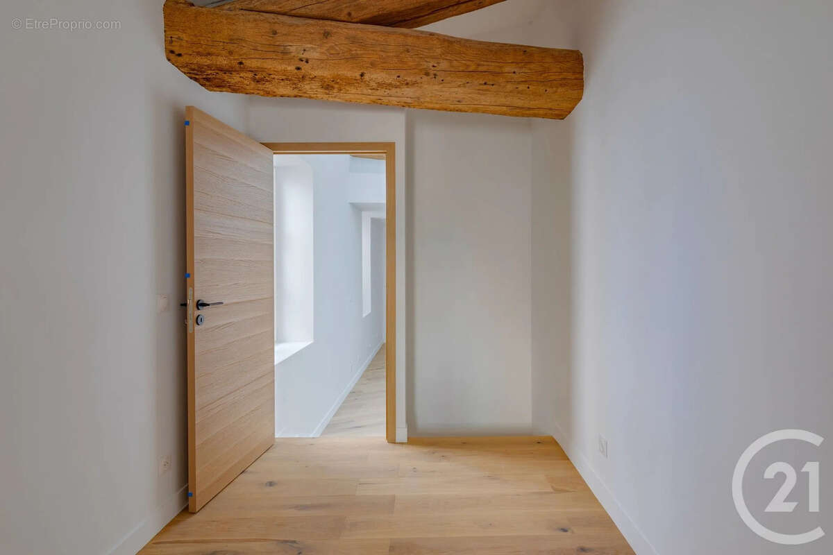 Appartement à SAINT-GENIS-LAVAL