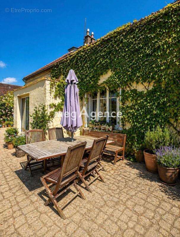 Belle propriété au calme avec terrain, piscine et box équestre - photo 5
