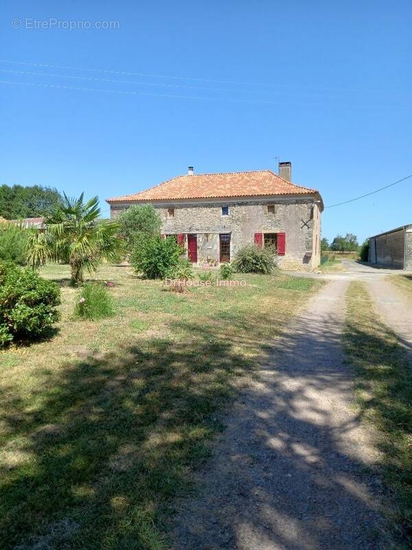 Maison à MAUPREVOIR