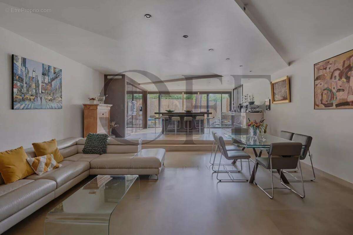 Appartement à MARSEILLE-7E