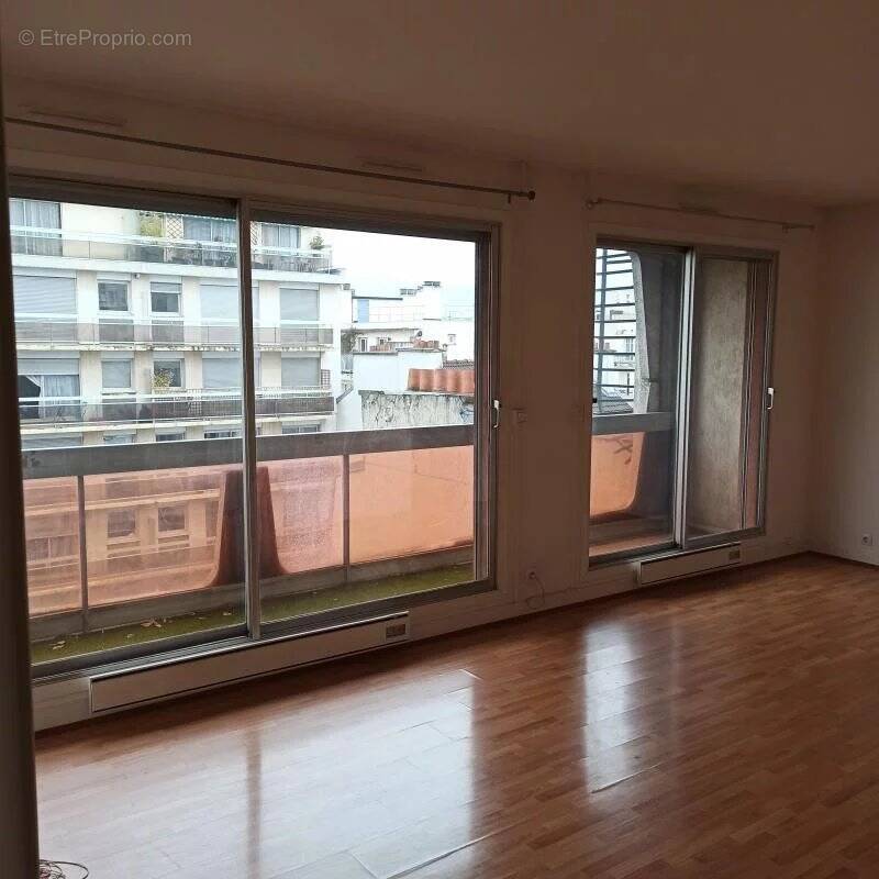 Appartement à PARIS-15E