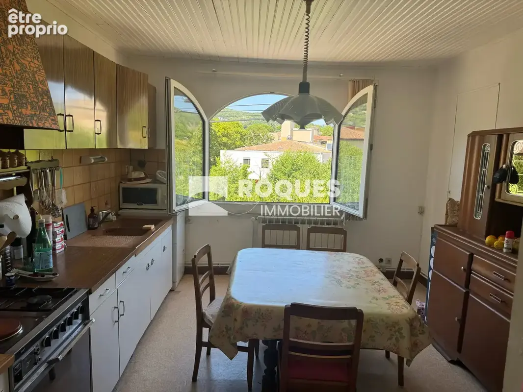 Lodève, centre ville, maison de ville à rénover, de 80 m2 habitables avec dépendances sur 570 m2 de terrain - photo 6