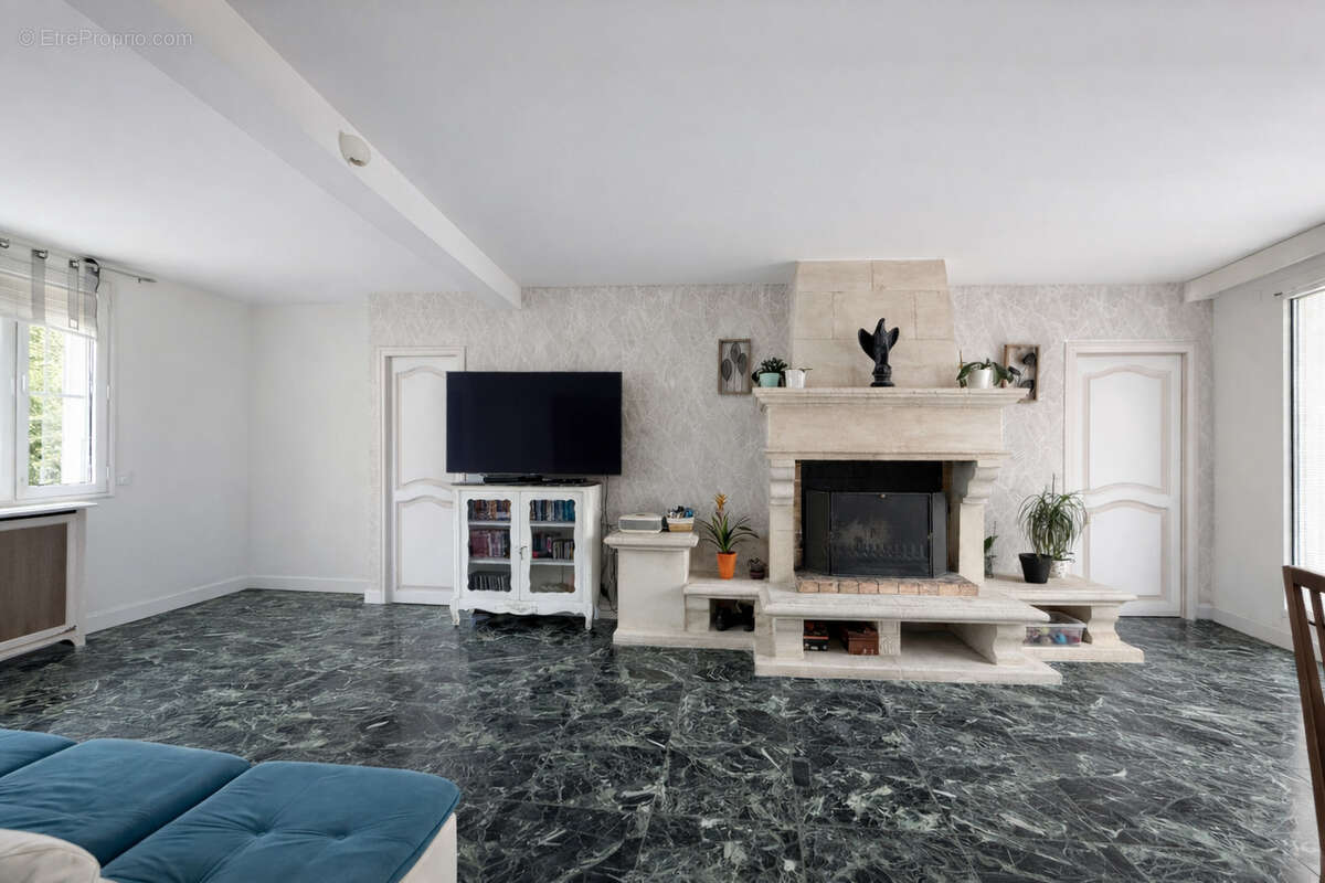 Maison à OZOIR-LA-FERRIERE