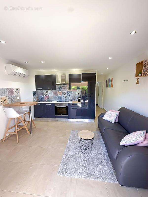 Appartement à BORMES-LES-MIMOSAS