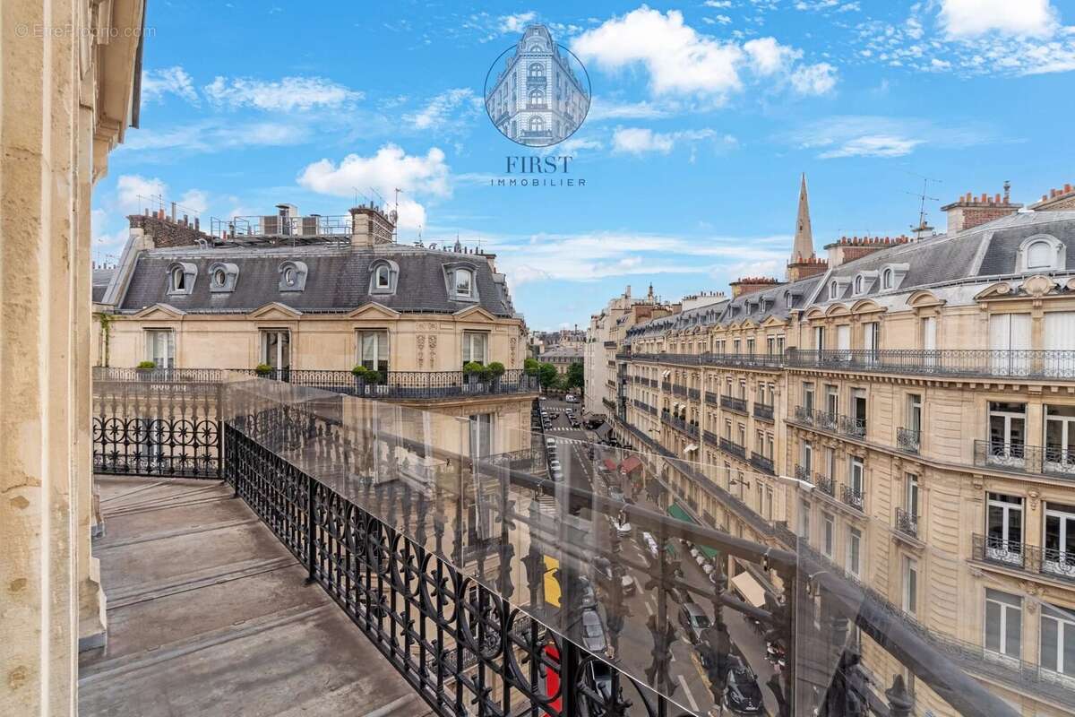 Appartement à PARIS-8E