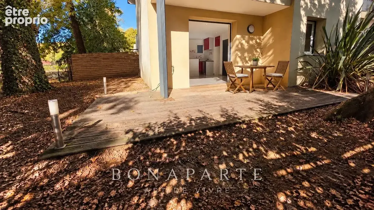 Appartement à LONS