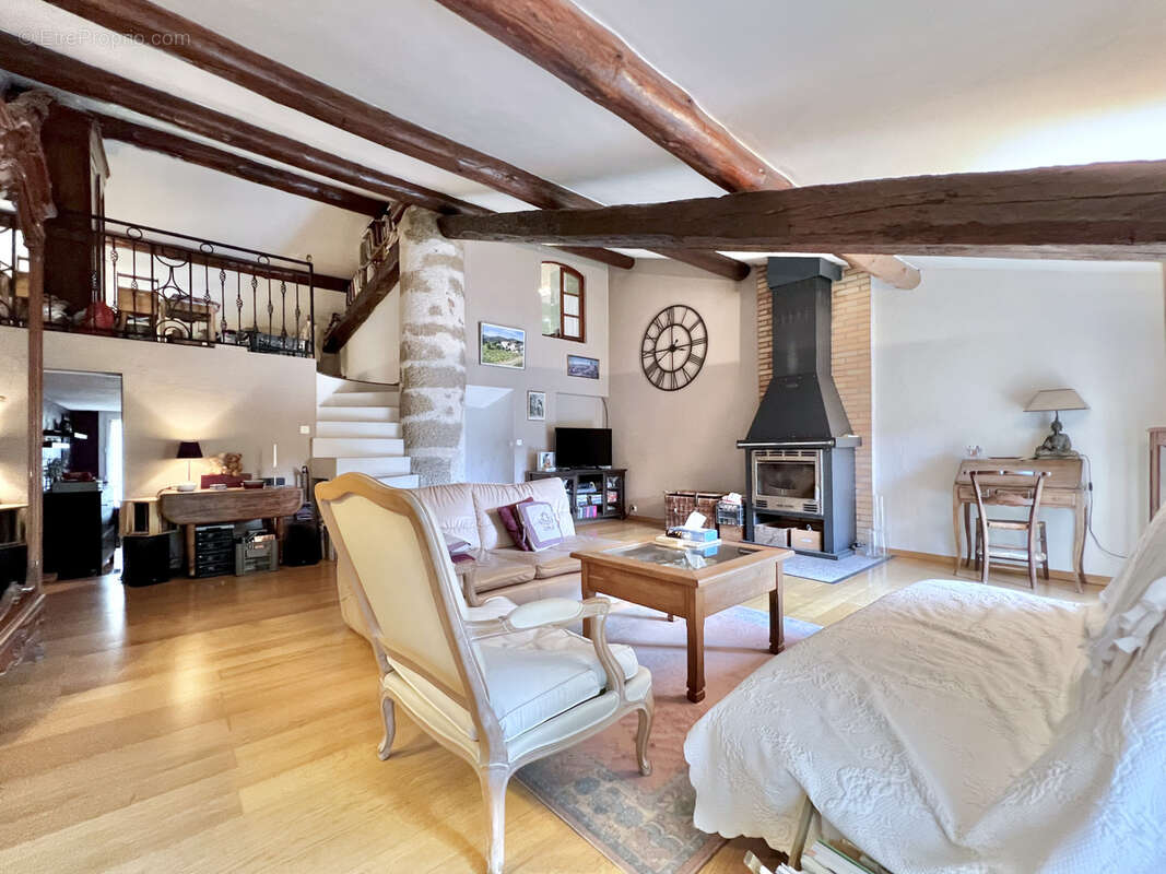 Maison de hameau chargée d'histoire au charme authentique provençal - photo 9