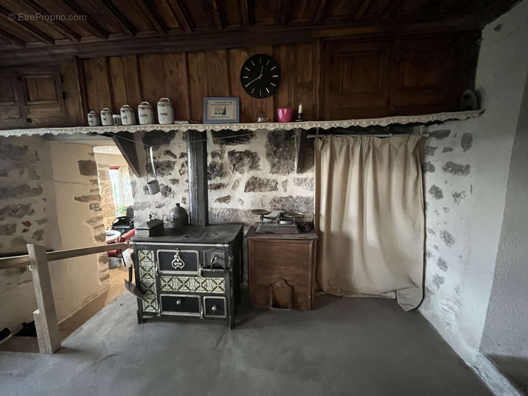 Maison à SAINT-HILAIRE-CUSSON-LA-VALMITTE