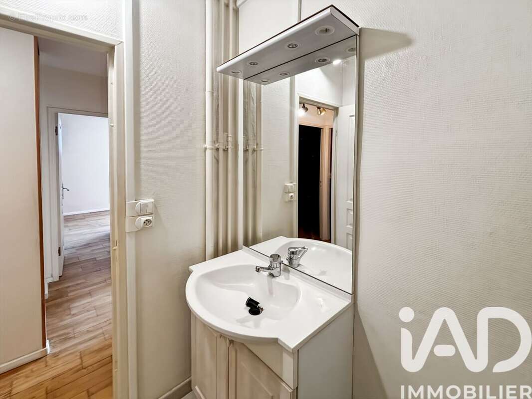 Photo 3 - Appartement à BAGNOLS-SUR-CEZE
