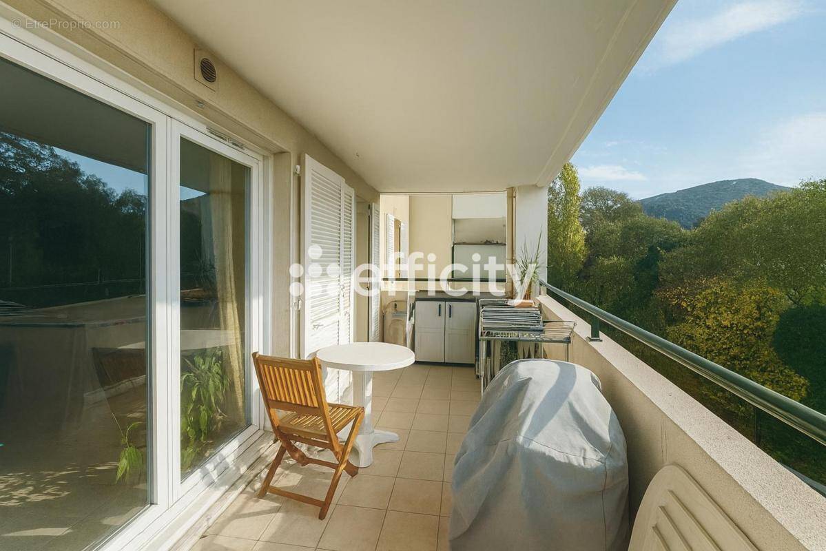 Appartement à MARSEILLE-9E