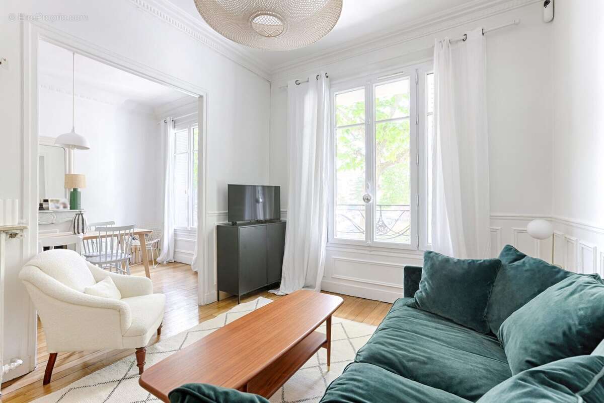 Appartement à LA GARENNE-COLOMBES