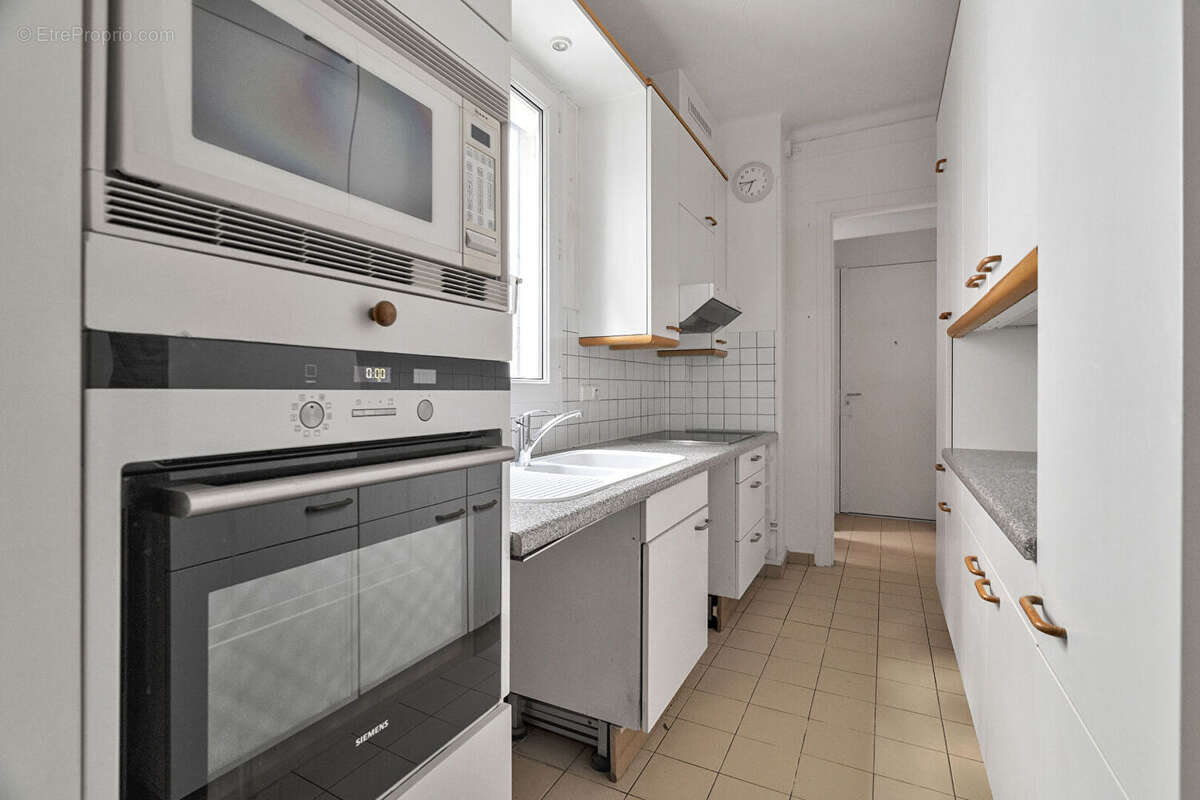 Appartement à PARIS-17E