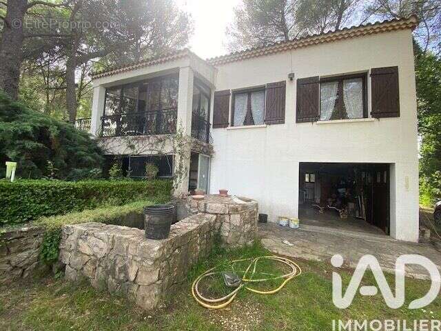 Photo 2 - Maison à TRETS