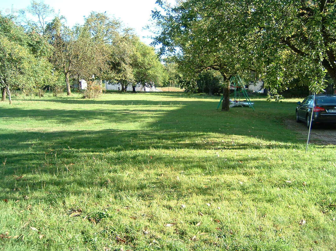 Immeuble + grand terrain constructible - photo 4