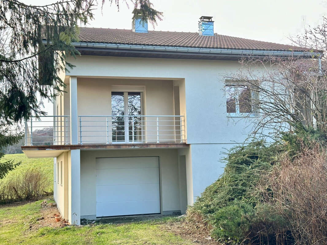 Maison à VELLEROT-LES-BELVOIR